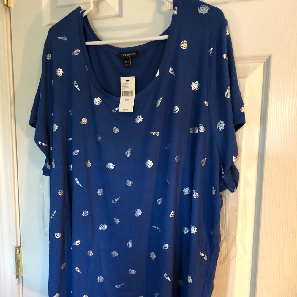 Navy blue/silver seashells t-shirt. Size 26/28.